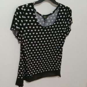 Shannon Ford Black and White Heart Pattern Fitted Blouse